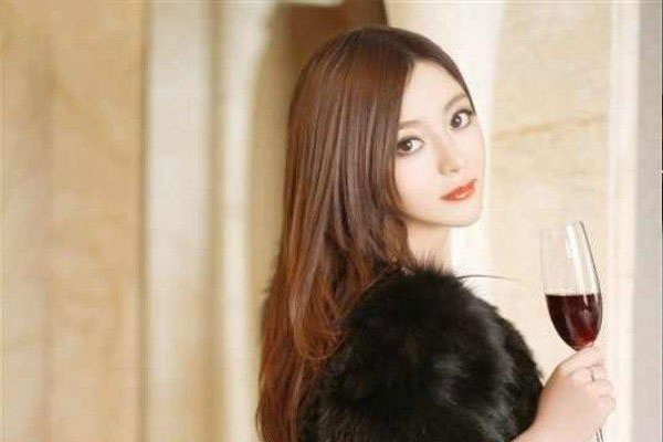 浙江富家女宋兰兰,胖子艾伯特参加临县薛清爱葬礼